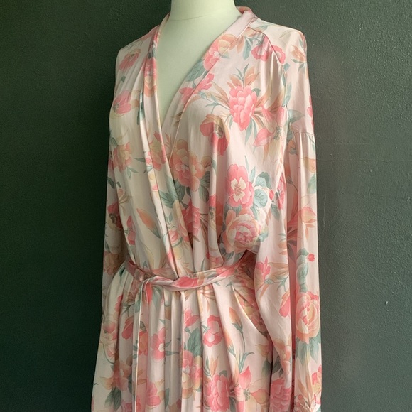 Victoria’s Secret - Picture 3 of 13